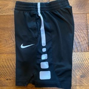 Nike Elite boys shorts size youth medium